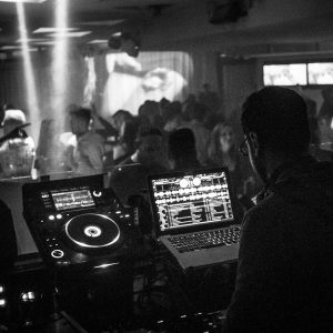 DJ Equipment, schwarz-weiß Foto